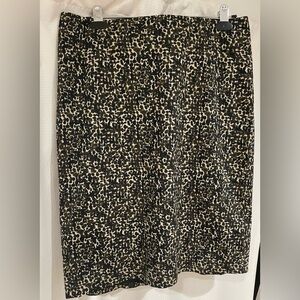 Ann Taylor Black and Cream Patterned Pencil Skirt